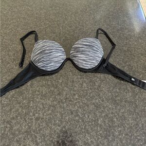 Victoria’s Secret bomb shell bra
